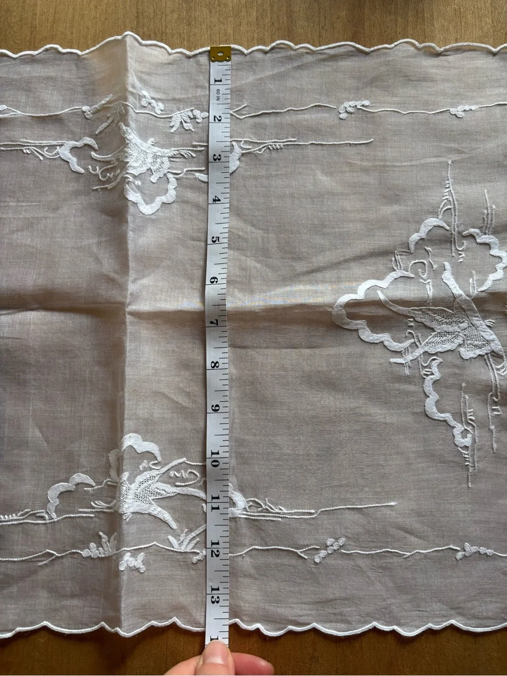 Vintage Hand-Embroidered Linen Table Runner Scalloped Edge Traditional Heritage